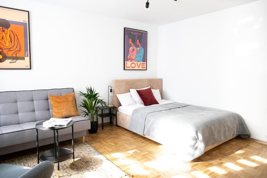 Oomph Warsaw Center Well Designed Apartment With Balcony Bagian luar foto