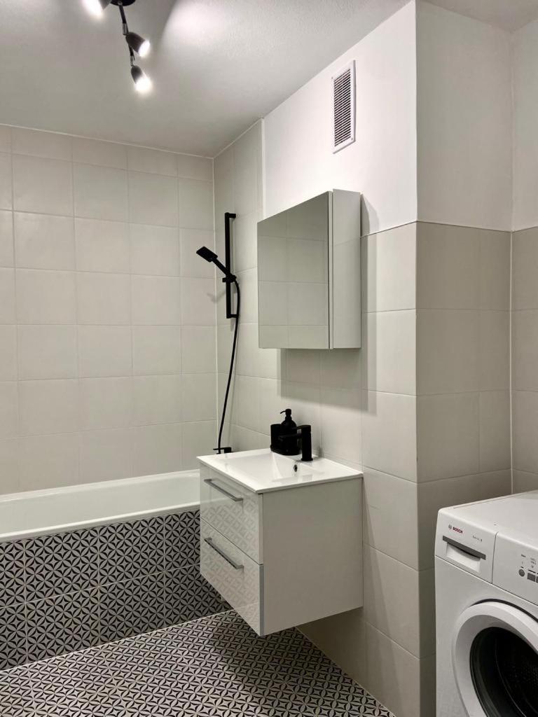 Oomph Warsaw Center Well Designed Apartment With Balcony Bagian luar foto