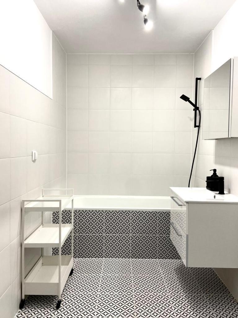Oomph Warsaw Center Well Designed Apartment With Balcony Bagian luar foto